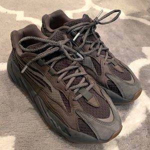 Adidas Yeezy Boost 700 V2 Geode Size 9 Used